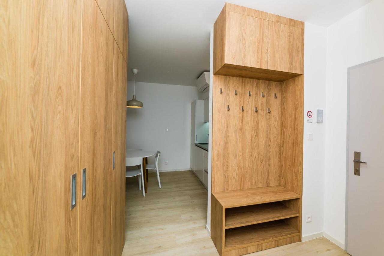 City Castle Apartments Free Parking Bratislava Exterior photo