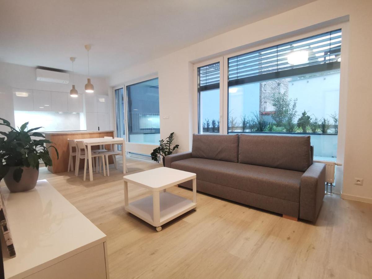 City Castle Apartments Free Parking Bratislava Exterior photo
